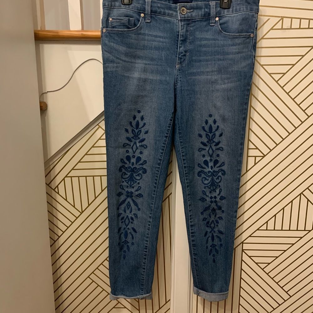 Bandolino Selene Embroidery Jeans - Picture 3 of 6
